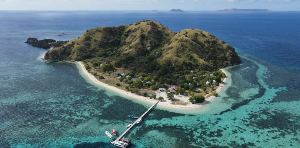 Kanawa Island Tour